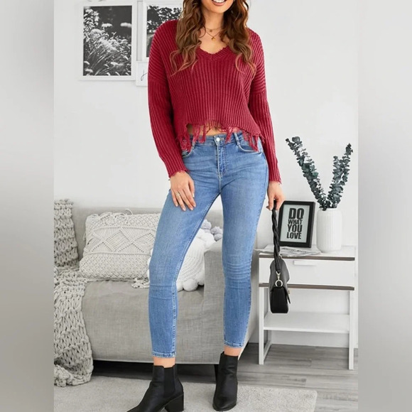 Fashion Forward: Guess Burgundy DESTROYED SWEATER'/Distressed/V-neck/Fringe knit - Picture 4 of 6